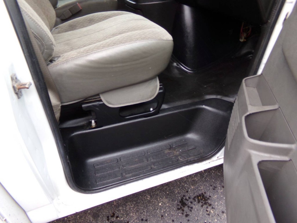 2019 Chevrolet Express Image 14