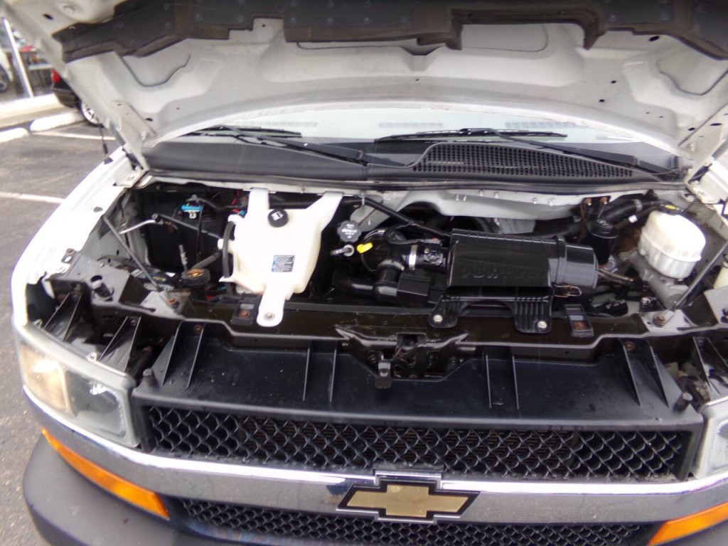 2019 Chevrolet Express Image 17