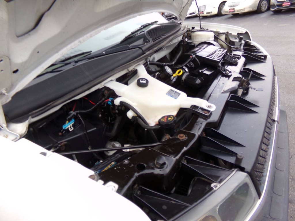 2019 Chevrolet Express Image 18