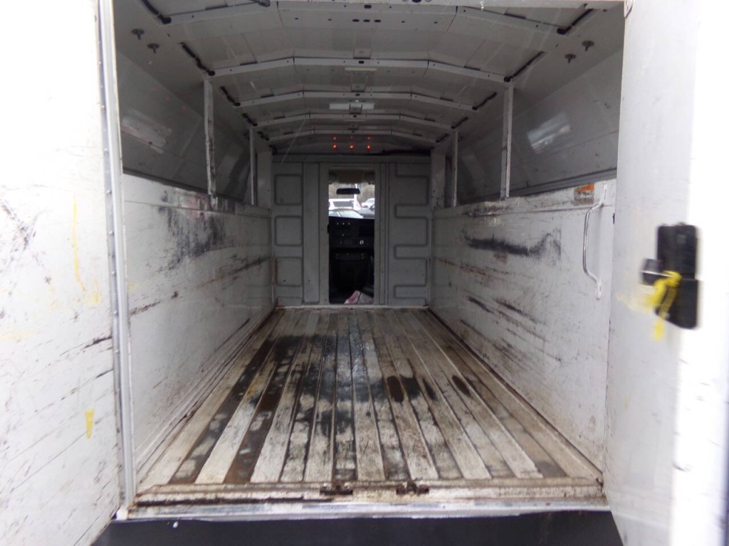 2019 Chevrolet Express Image 28