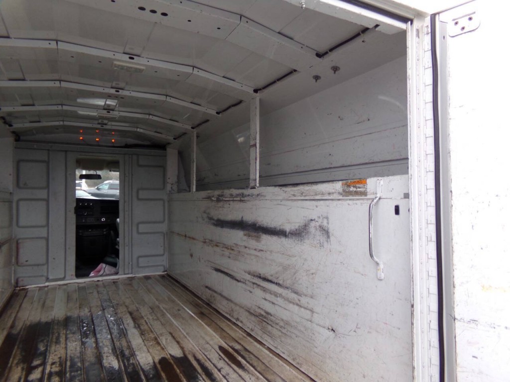 2019 Chevrolet Express Image 29