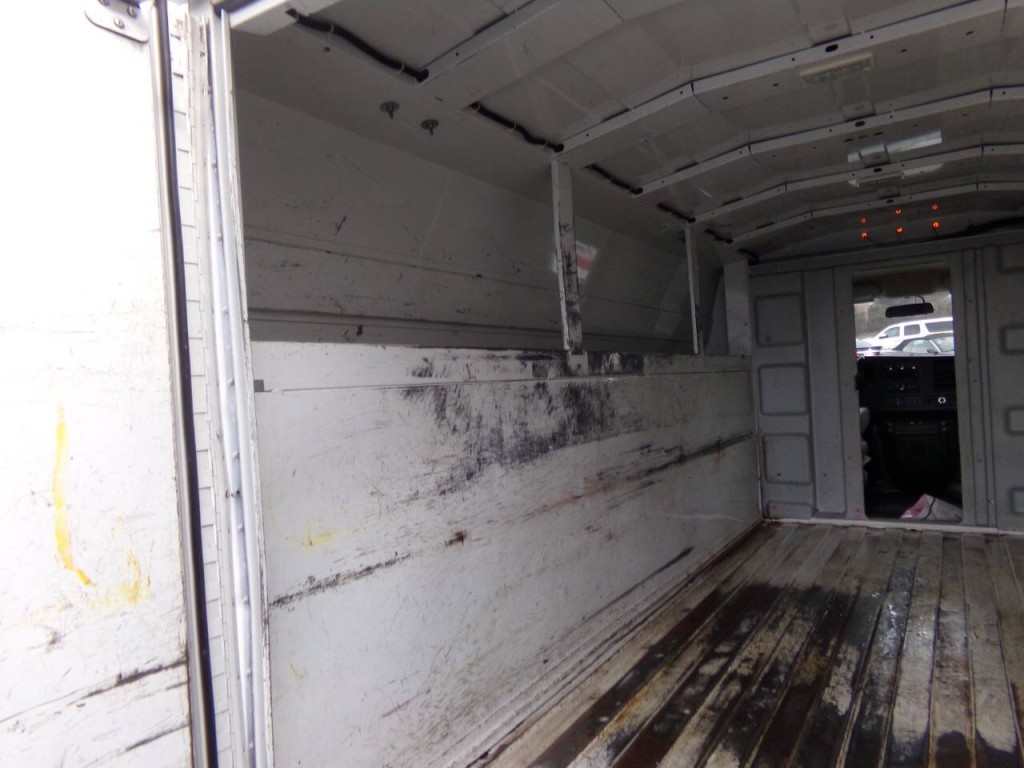 2019 Chevrolet Express Image 30