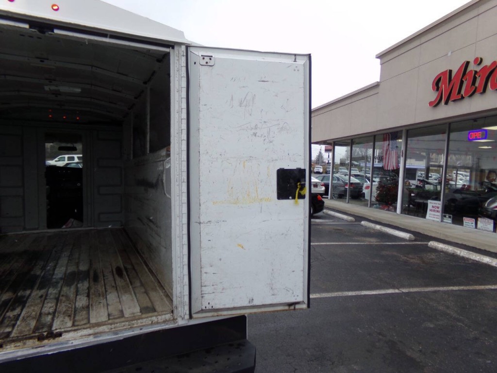 2019 Chevrolet Express Image 31