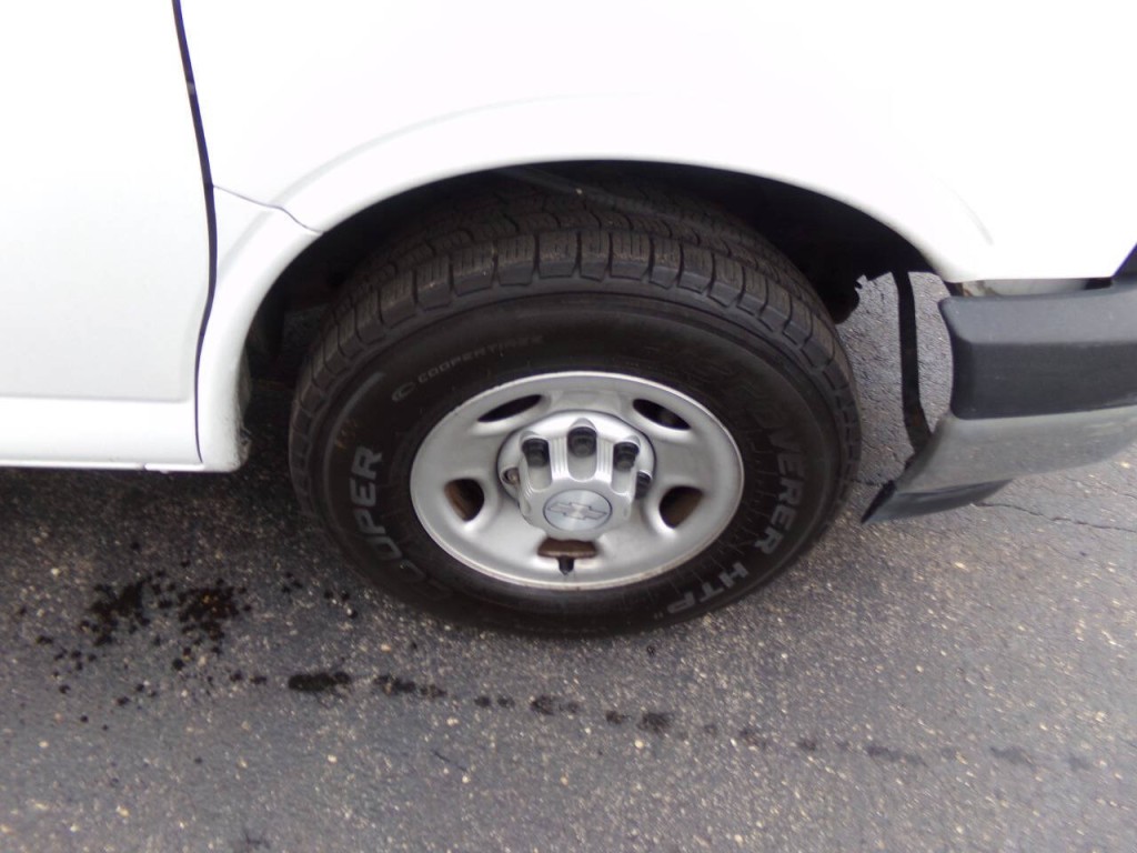 2019 Chevrolet Express Image 36