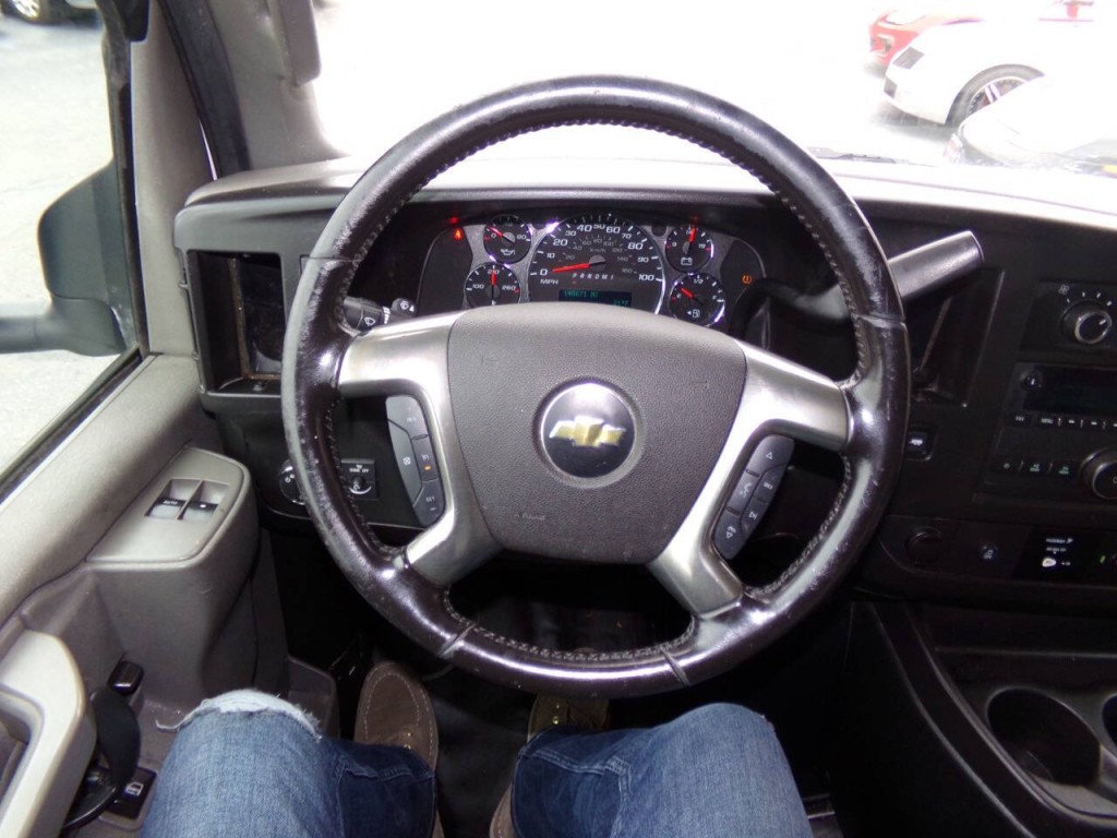 2019 Chevrolet Express Image 42