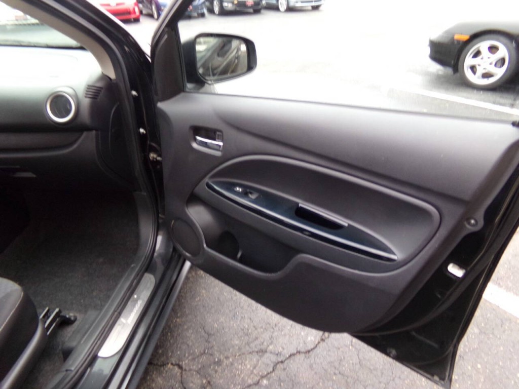 2019 Mitsubishi Mirage Image 39