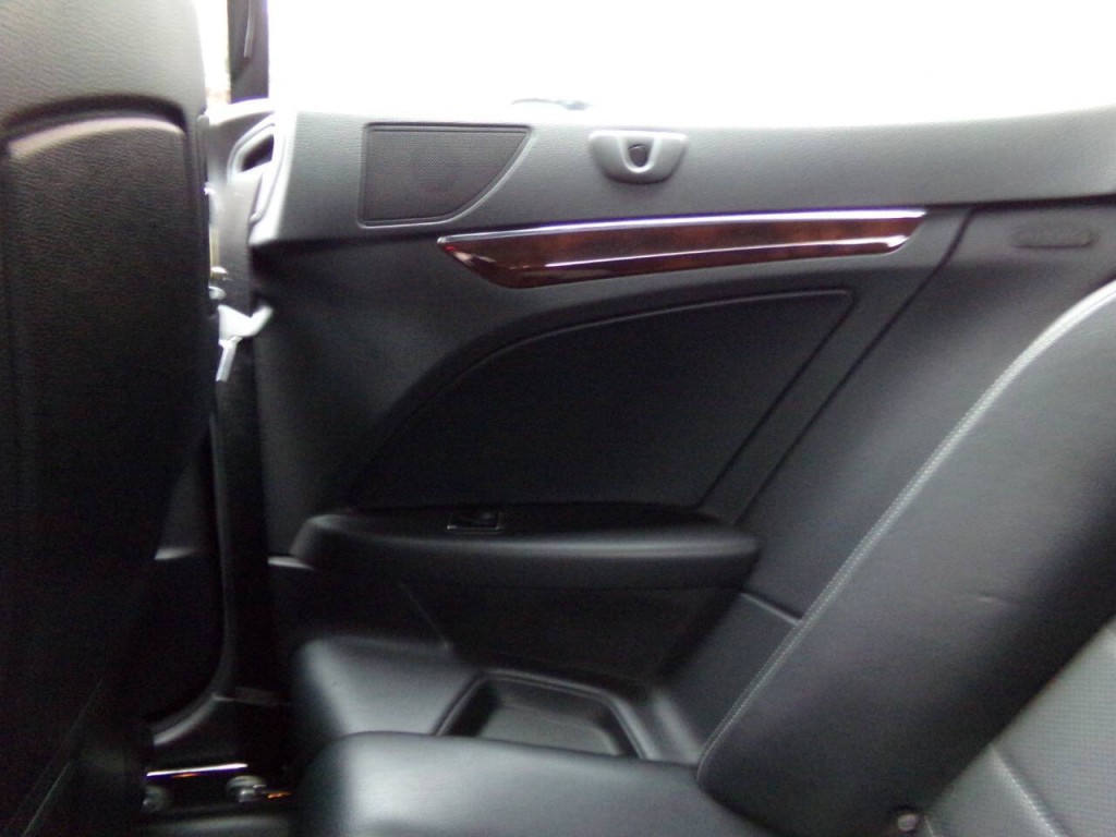 2012 Mercedes-Benz E-Class Image 17