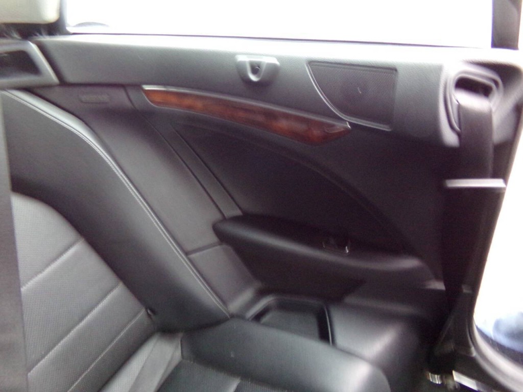 2012 Mercedes-Benz E-Class Image 18