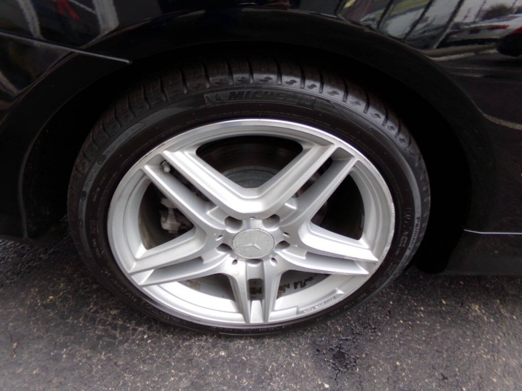 2012 Mercedes-Benz E-Class Image 24