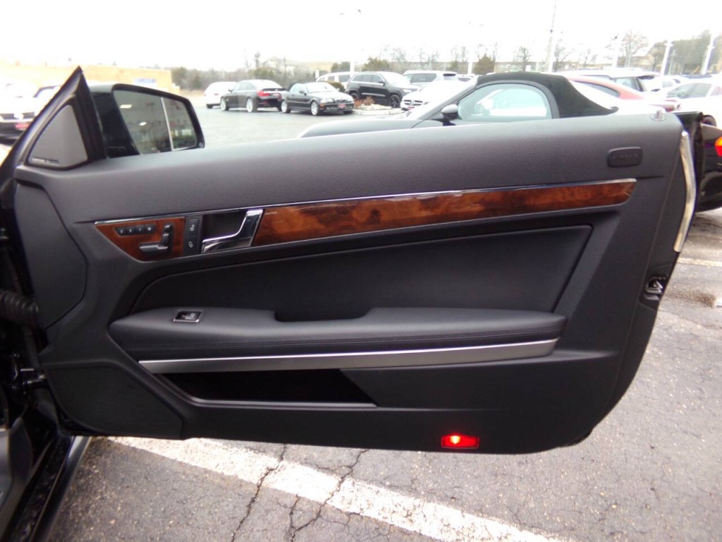 2012 Mercedes-Benz E-Class Image 25