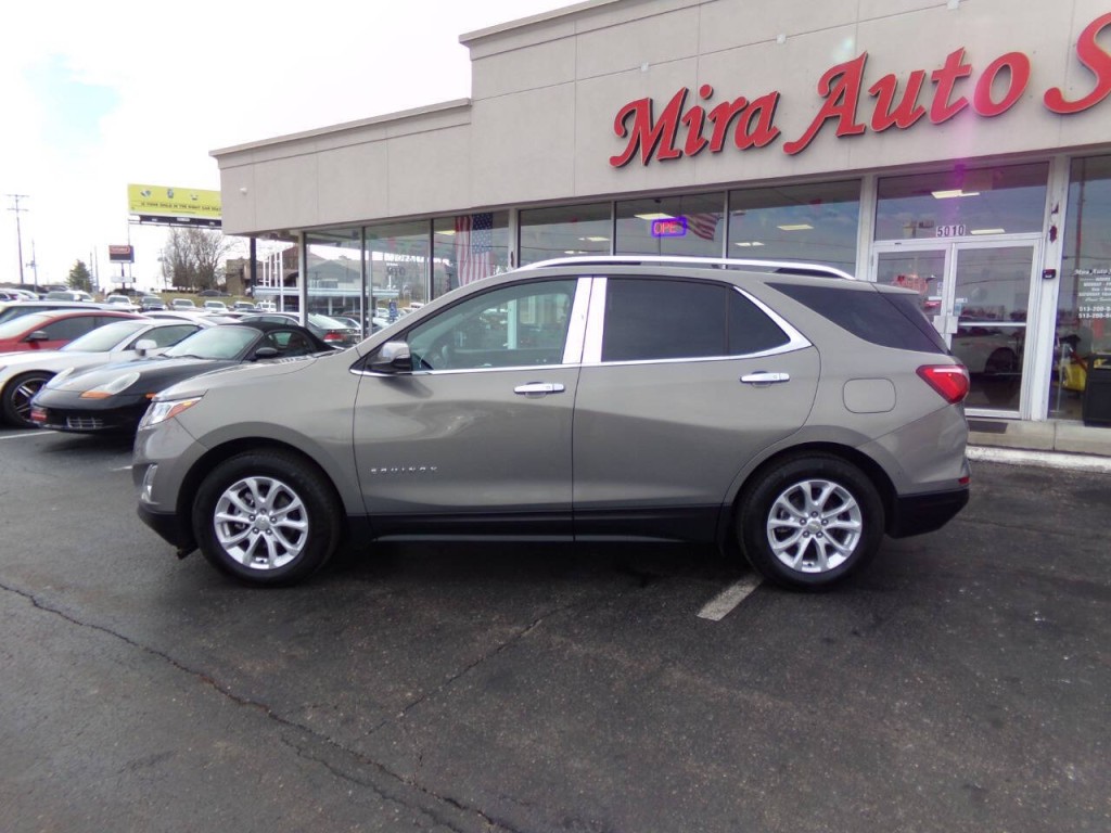 2018 Chevrolet Equinox Image 2