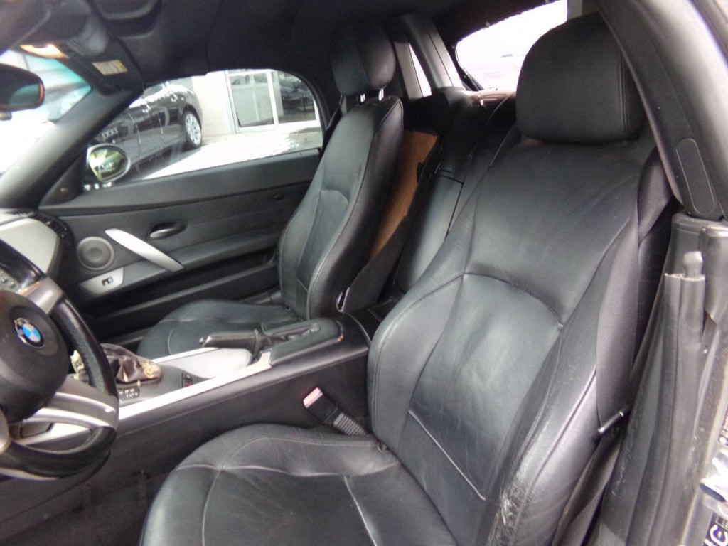 2003 BMW Z4 Image 8