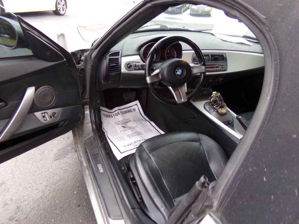 2003 BMW Z4 Image 10