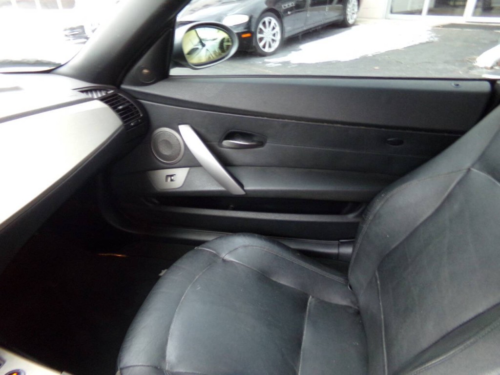 2003 BMW Z4 Image 11