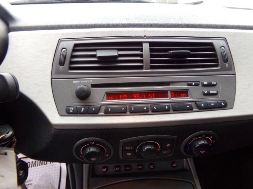 2003 BMW Z4 Image 12