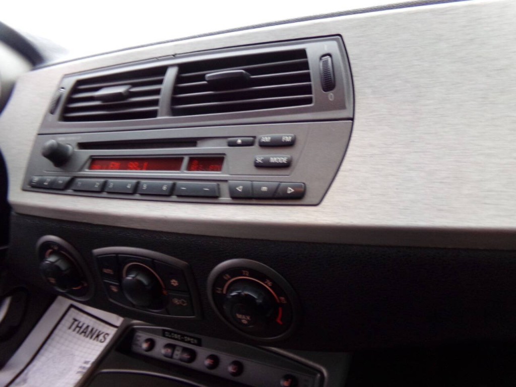 2003 BMW Z4 Image 20