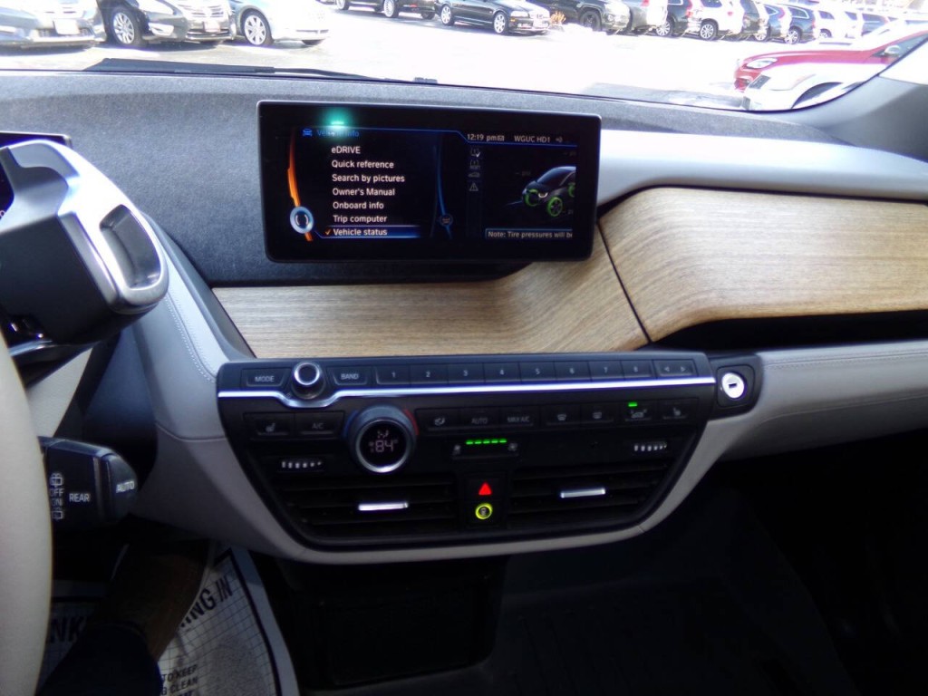 2014 BMW i3 Image 44