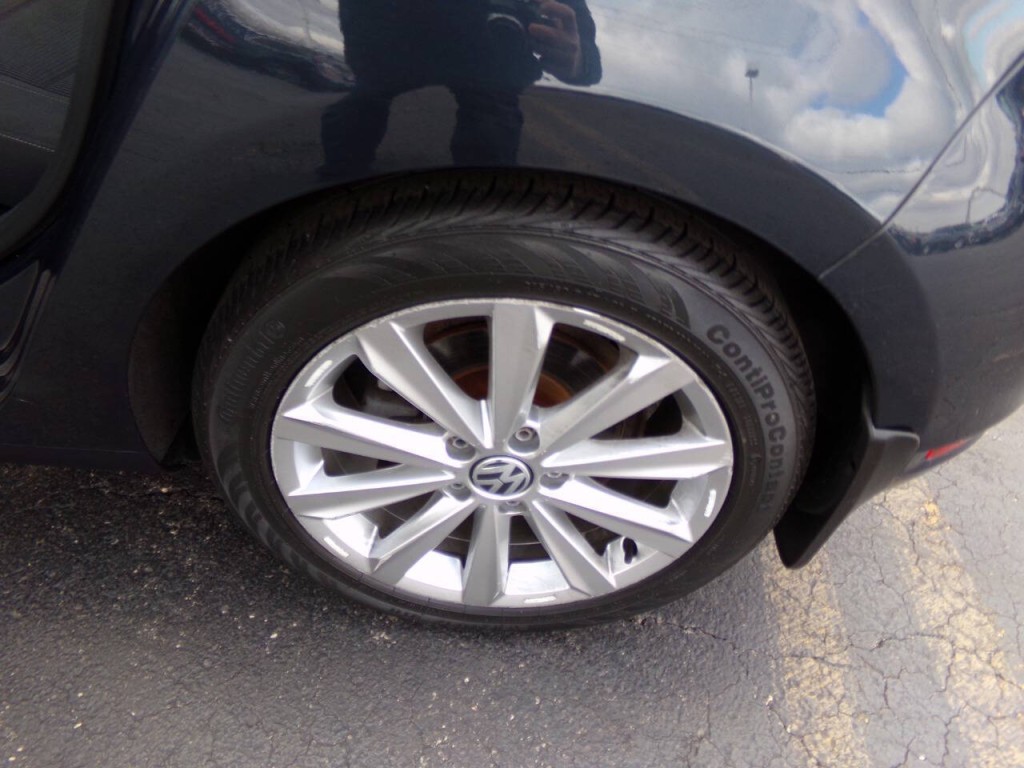 2013 Volkswagen Golf Image 11