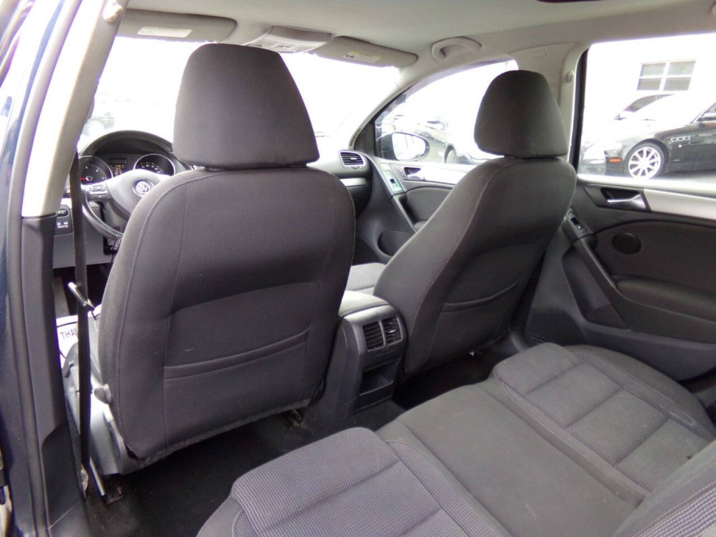 2013 Volkswagen Golf Image 14