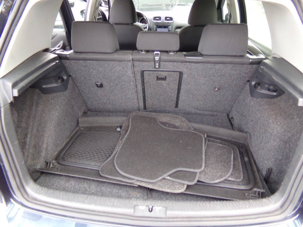 2013 Volkswagen Golf Image 16