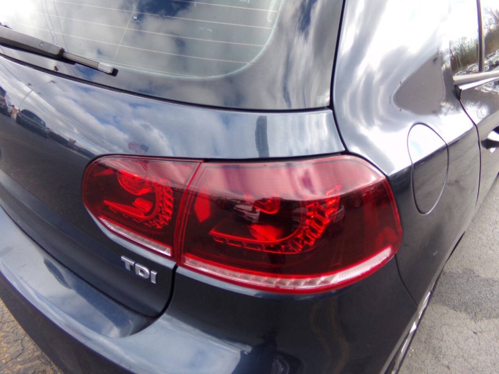 2013 Volkswagen Golf Image 18