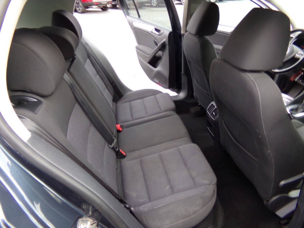 2013 Volkswagen Golf Image 20