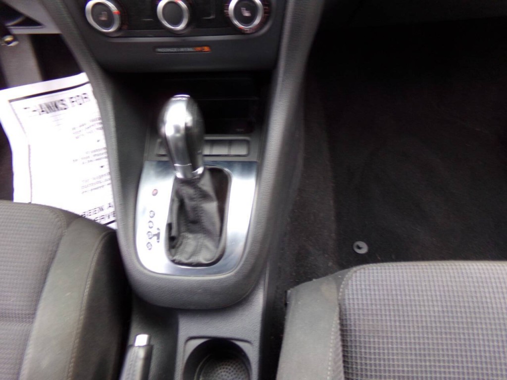 2013 Volkswagen Golf Image 27