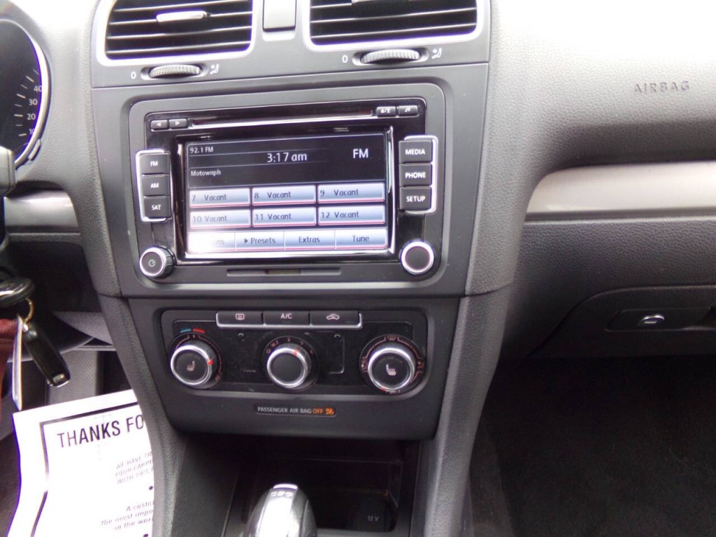 2013 Volkswagen Golf Image 28