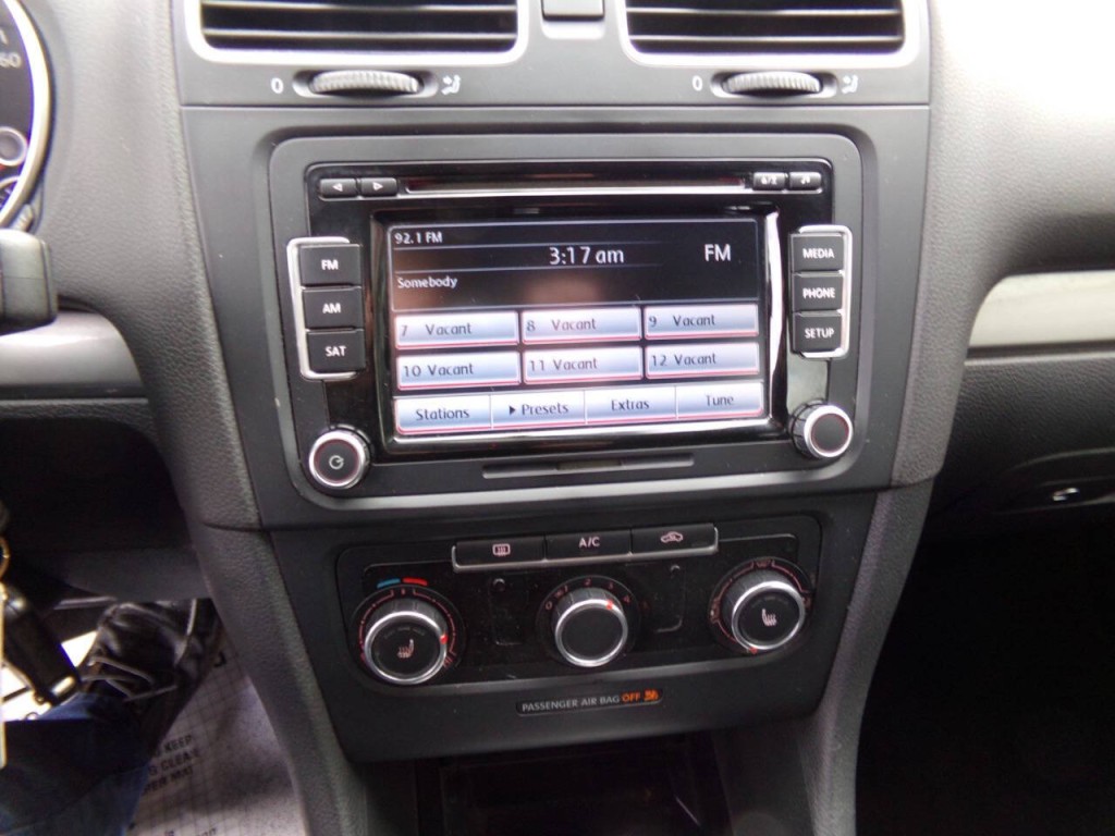 2013 Volkswagen Golf Image 39