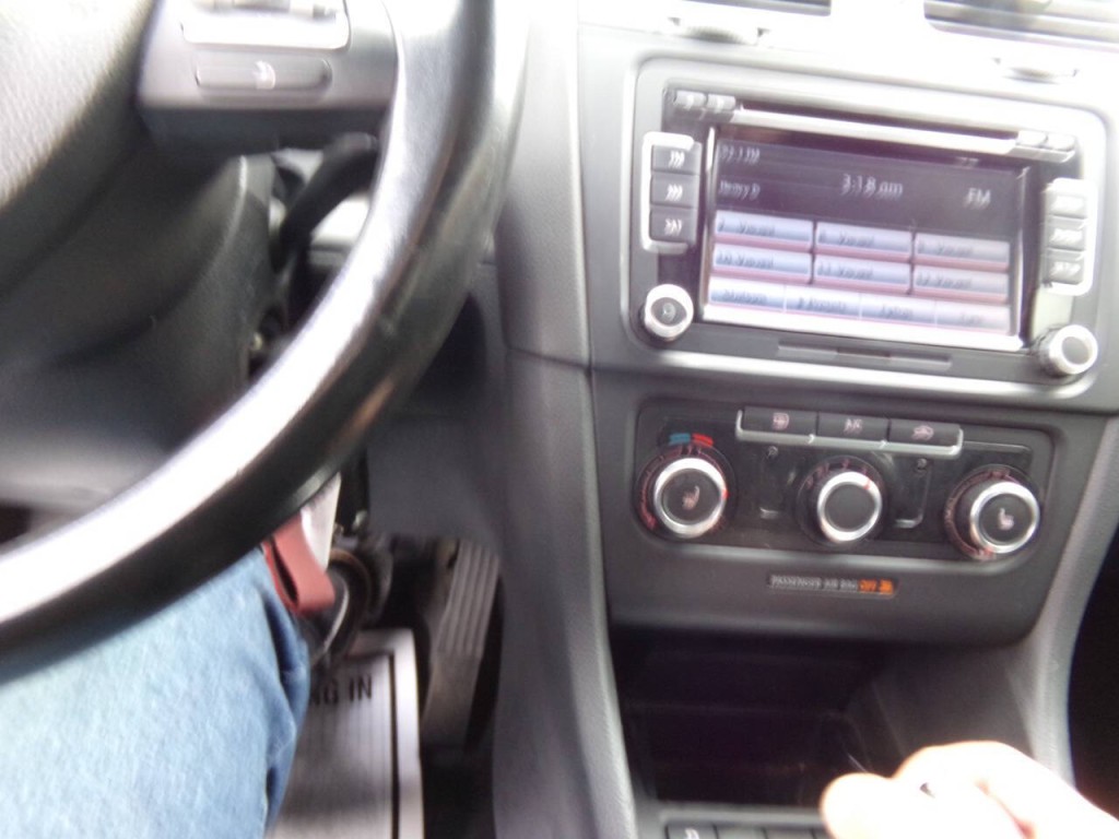 2013 Volkswagen Golf Image 40