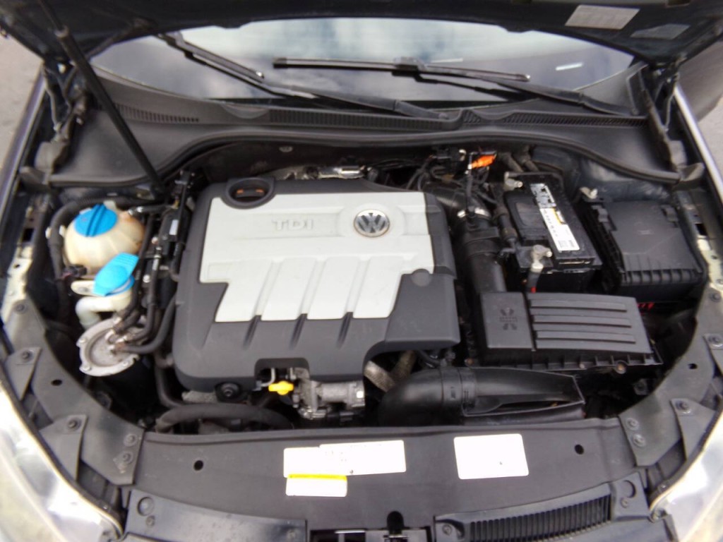 2013 Volkswagen Golf Image 45