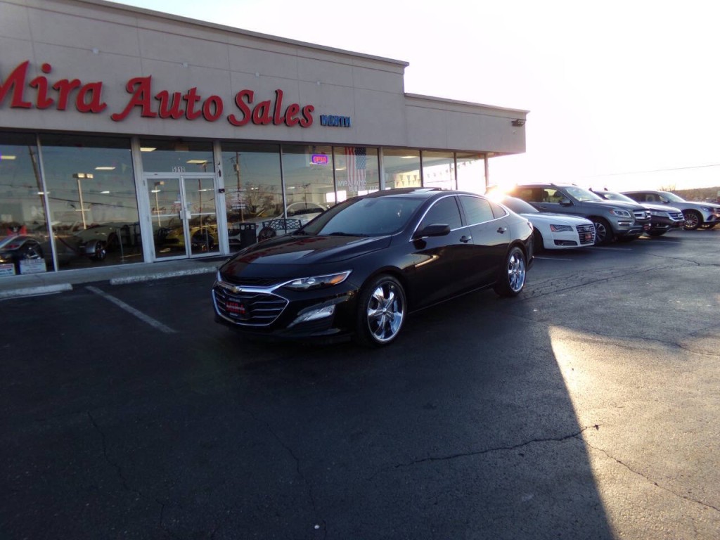 2021 Chevrolet Malibu Image 2