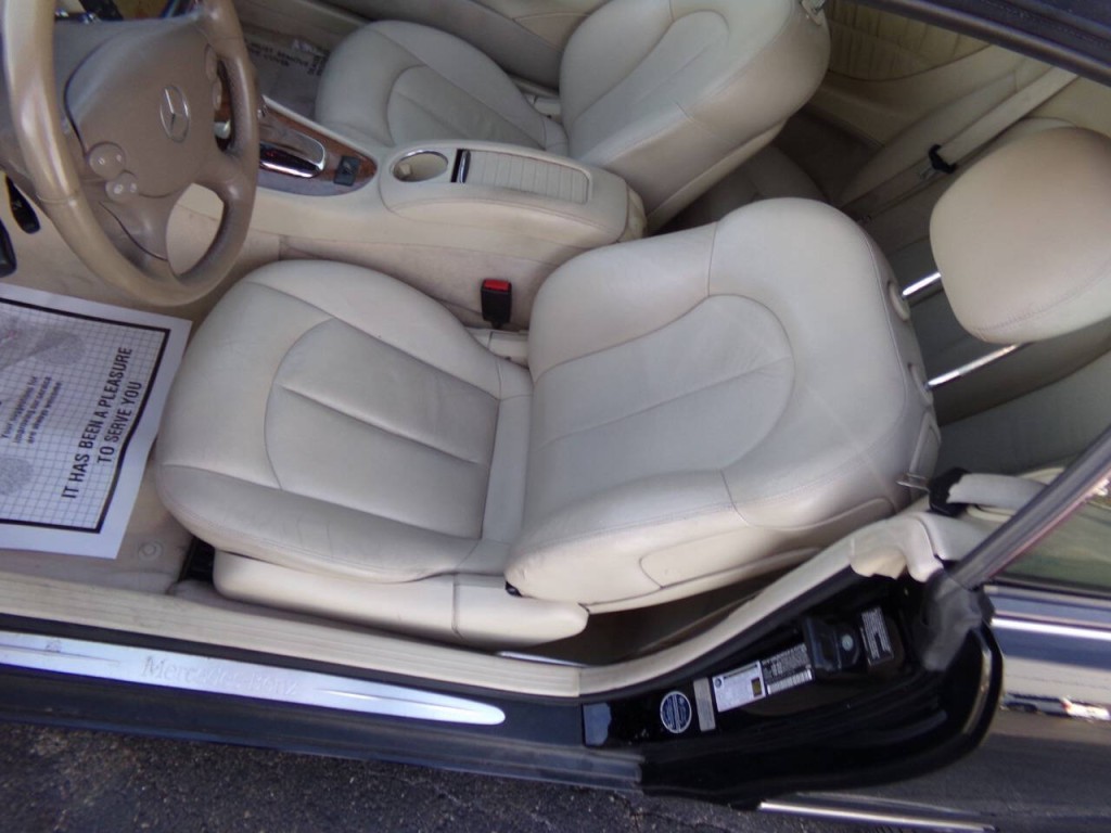 2007 Mercedes-Benz CLK-Class Image 16