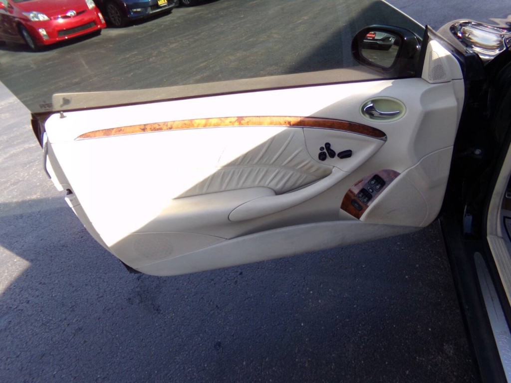 2007 Mercedes-Benz CLK-Class Image 21