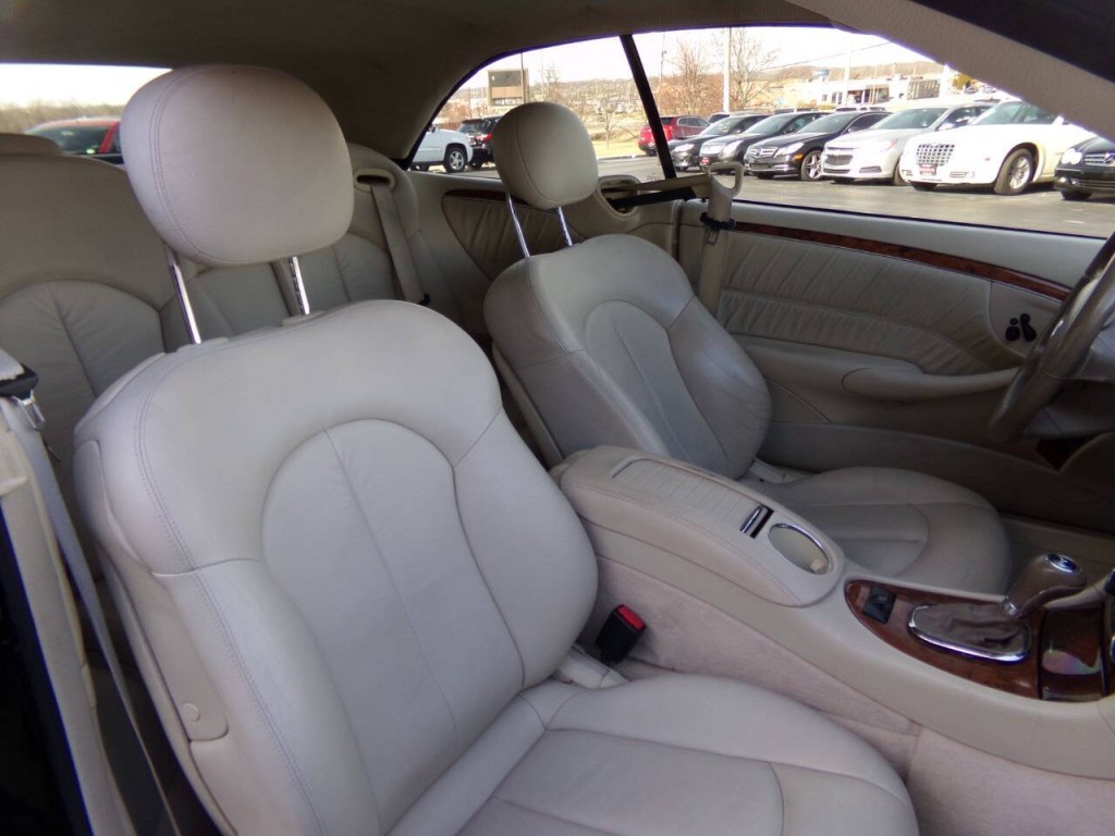 2007 Mercedes-Benz CLK-Class Image 26