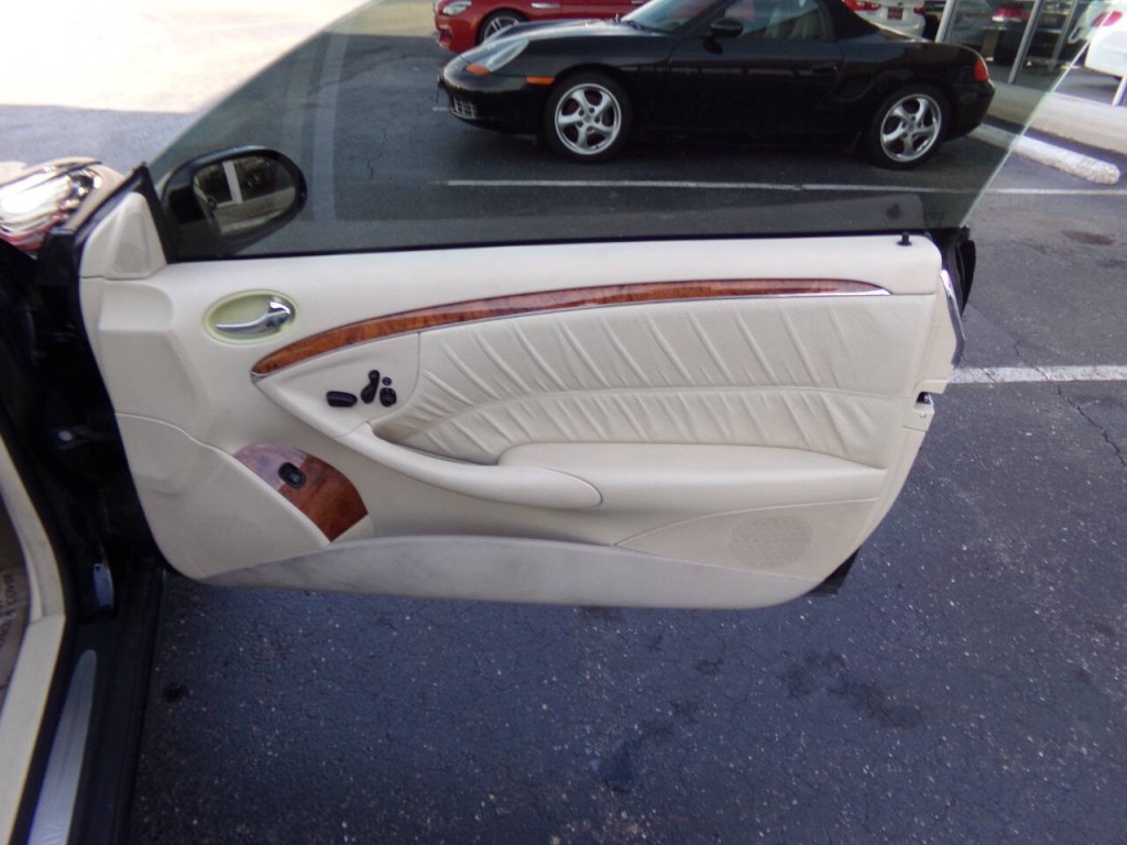 2007 Mercedes-Benz CLK-Class Image 30