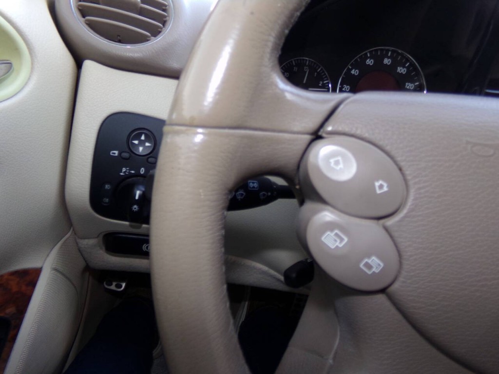 2007 Mercedes-Benz CLK-Class Image 53