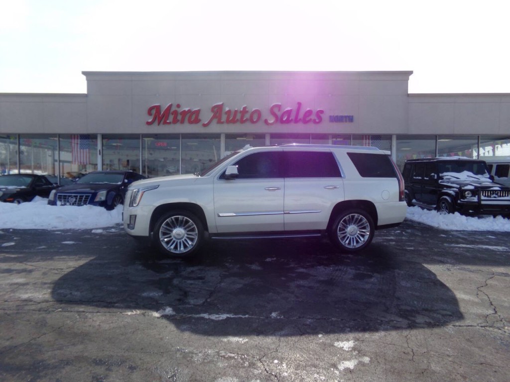2015 Cadillac Escalade Image 1
