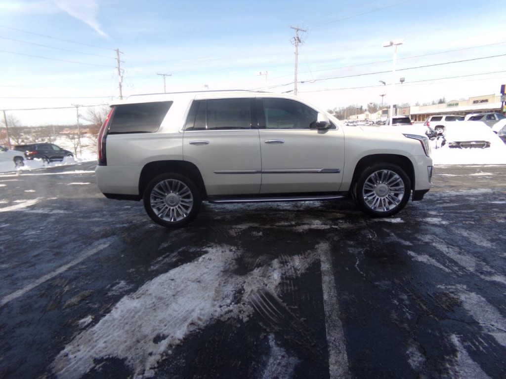 2015 Cadillac Escalade Image 6