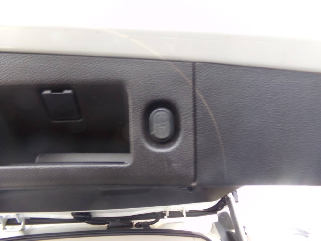 2015 Cadillac Escalade Image 26