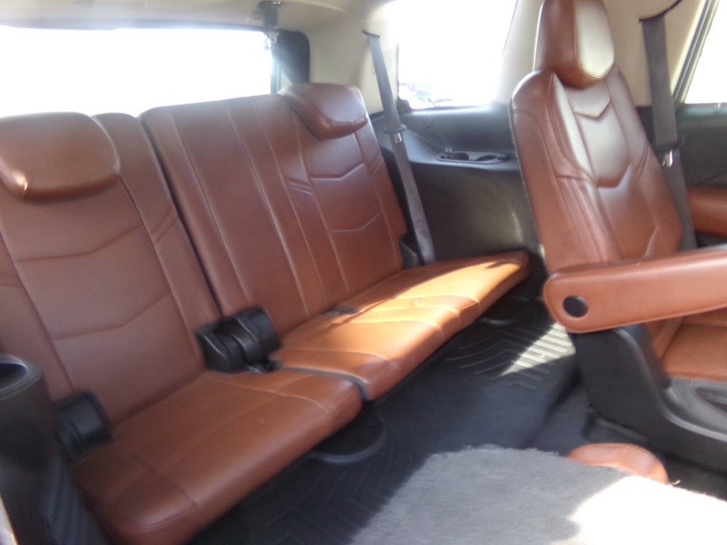 2015 Cadillac Escalade Image 27