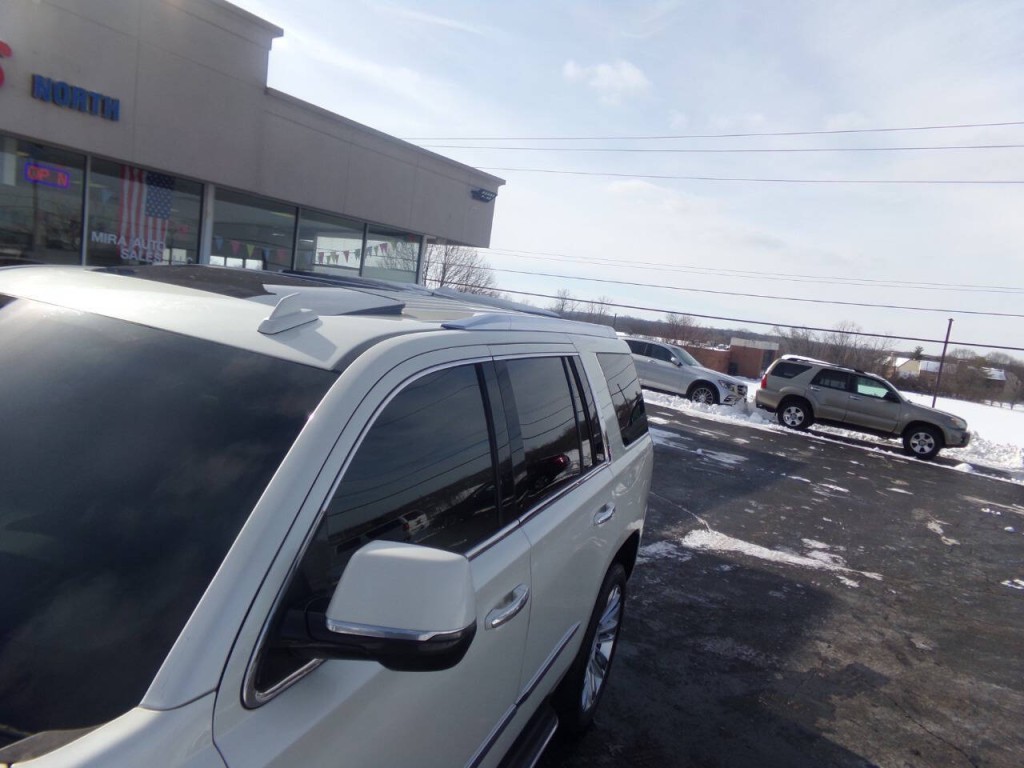 2015 Cadillac Escalade Image 43