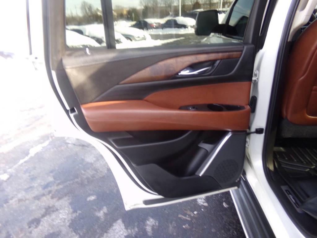 2015 Cadillac Escalade Image 70