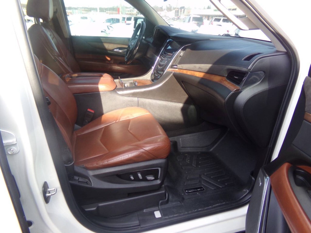 2015 Cadillac Escalade Image 82