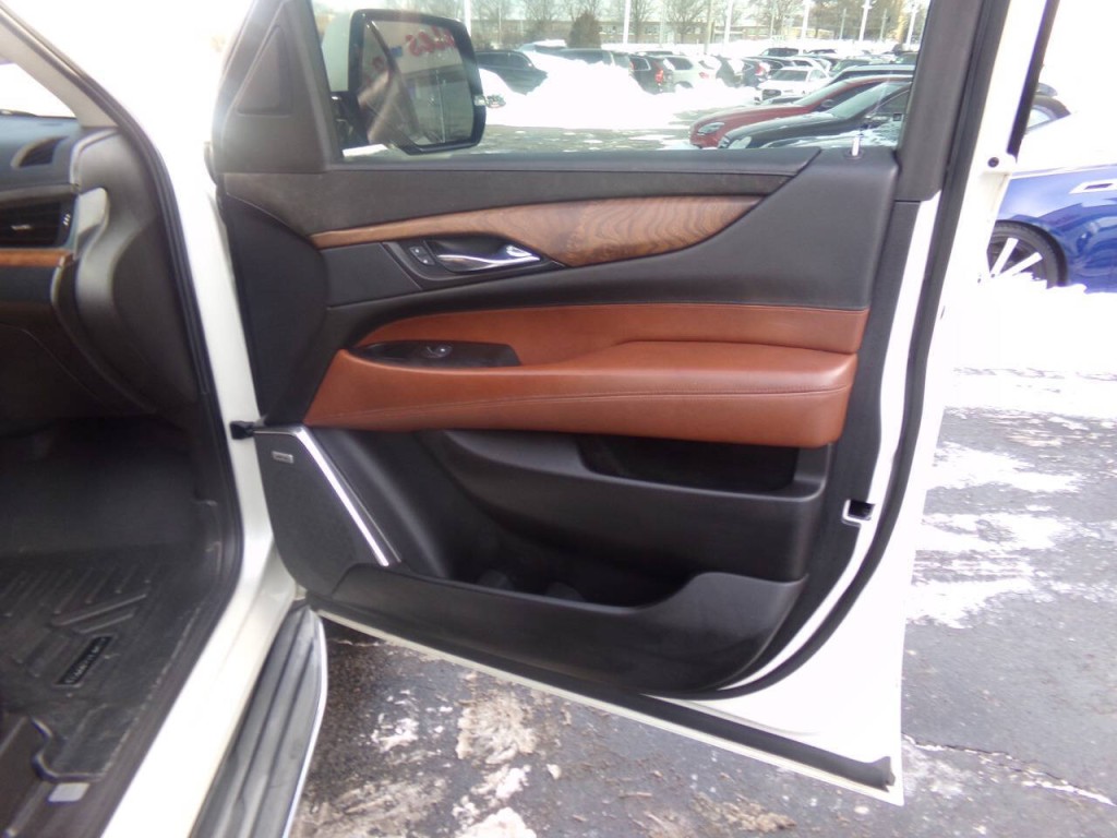 2015 Cadillac Escalade Image 85
