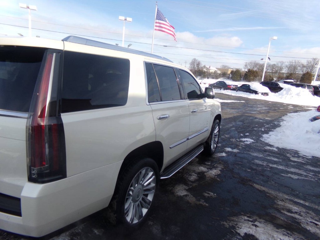 2015 Cadillac Escalade Image 96