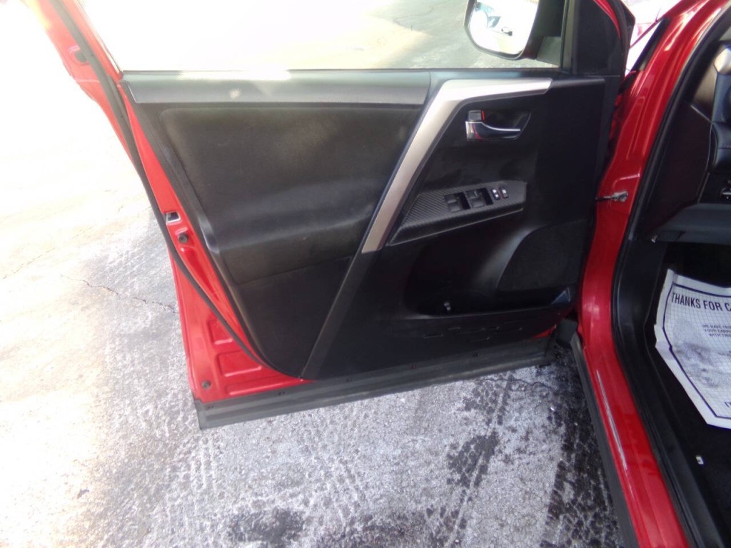 2015 Toyota Rav4 Image 12