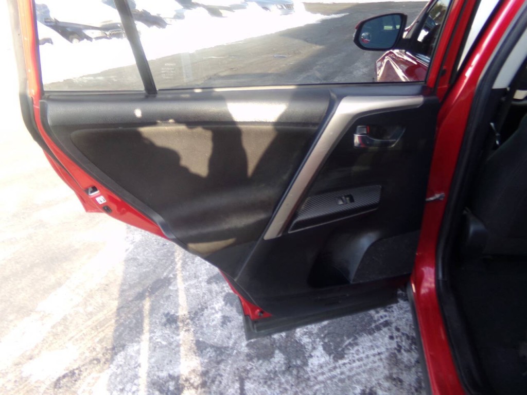 2015 Toyota Rav4 Image 18