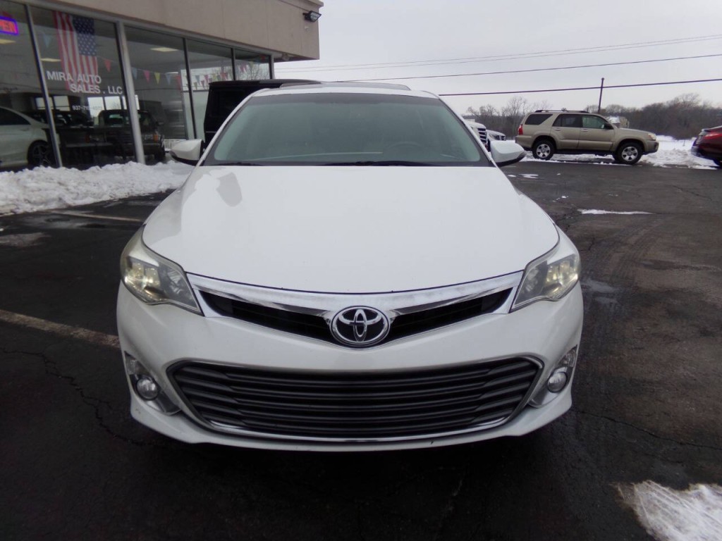 2014 Toyota Avalon Image 2