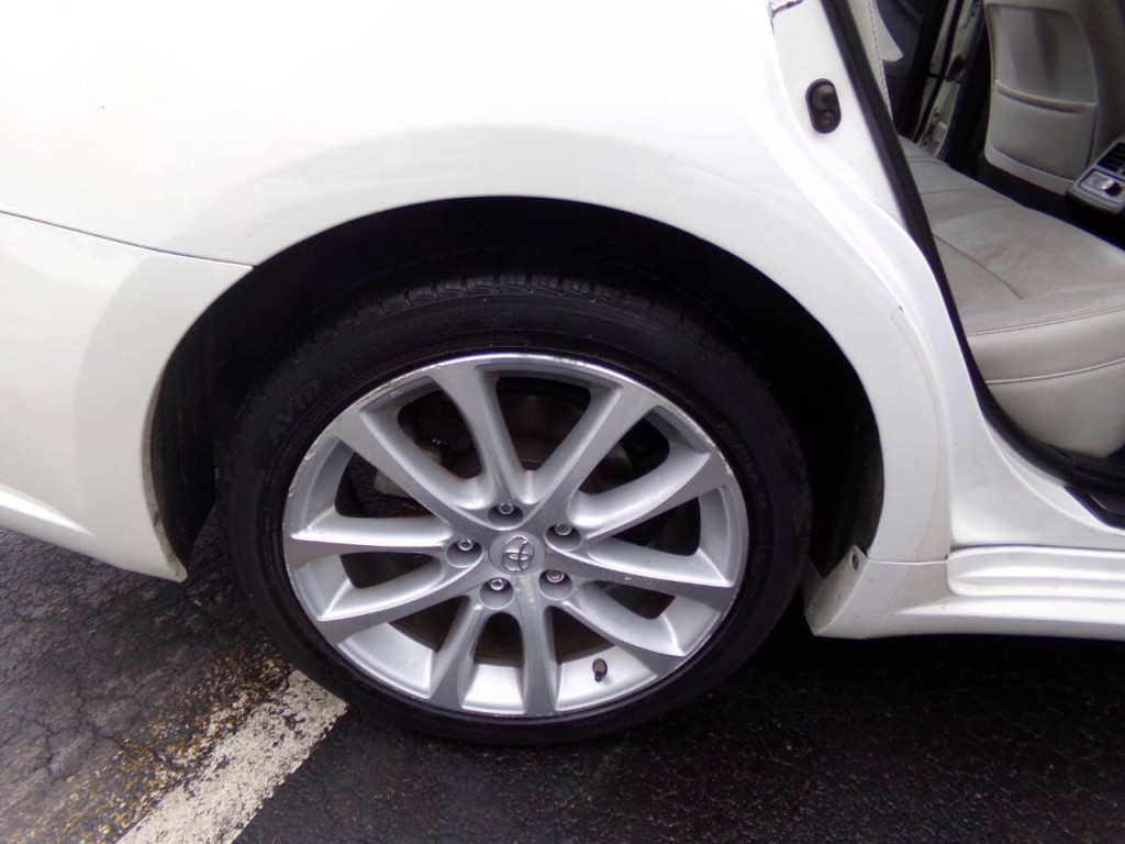 2014 Toyota Avalon Image 23